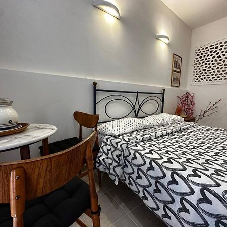 Enchanting Room In Bari Old Town Buitenkant foto