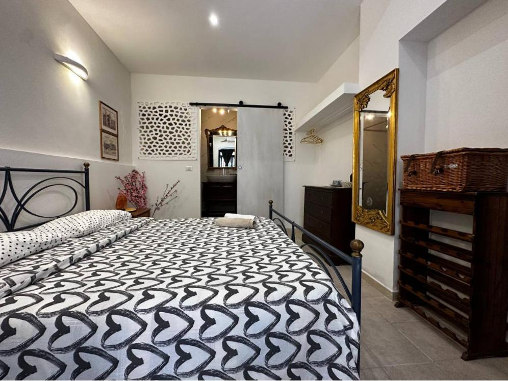 Enchanting Room In Bari Old Town Buitenkant foto