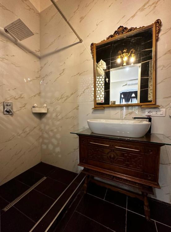 Enchanting Room In Bari Old Town Buitenkant foto